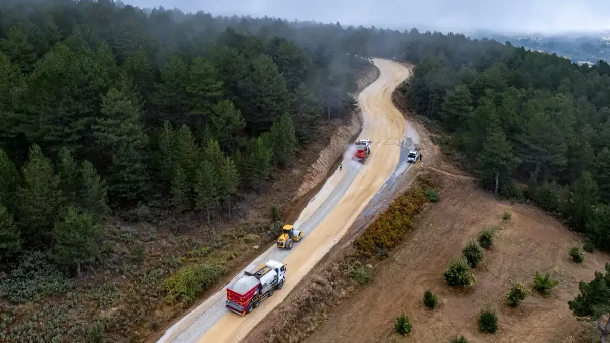 Manisa'da Söğütçük Mahallesi'nde 11 kilometrelik yol çalışmaları başladı