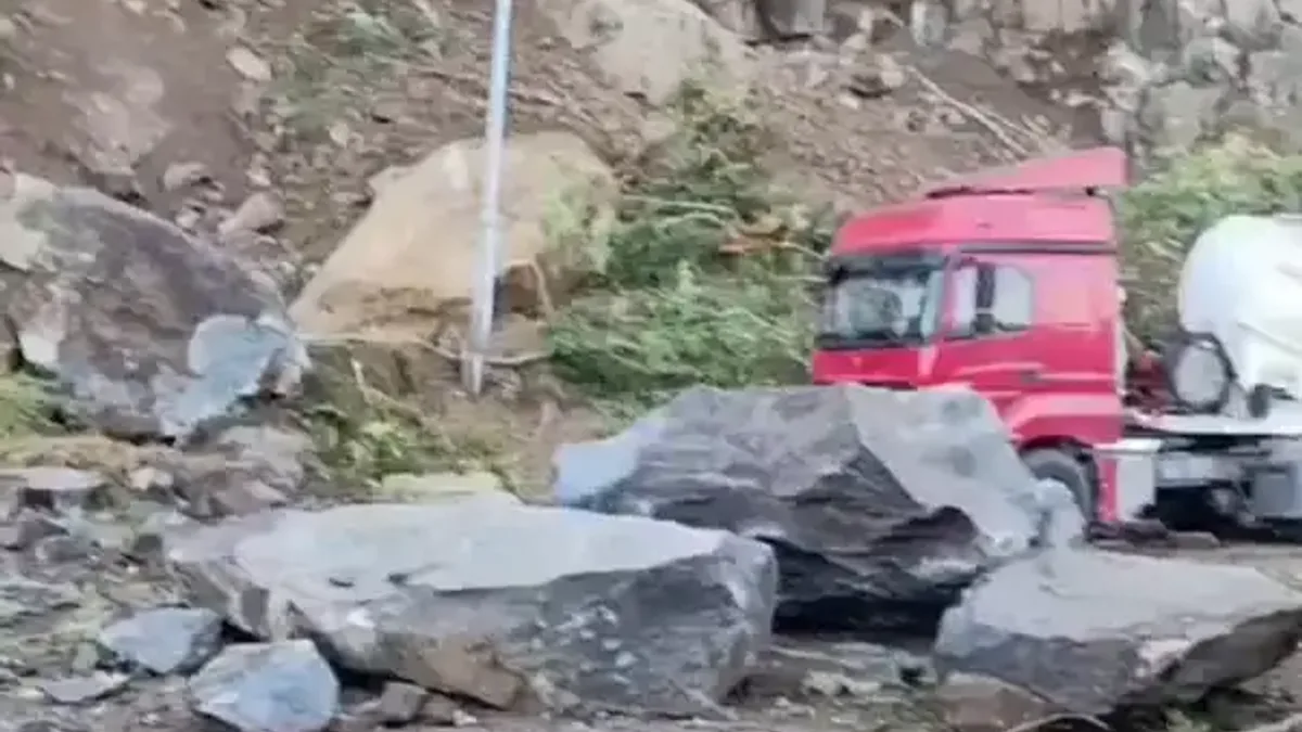 Hopa'da meydana gelen heyelan felaketi: 1 kişi hayatını kaybetti