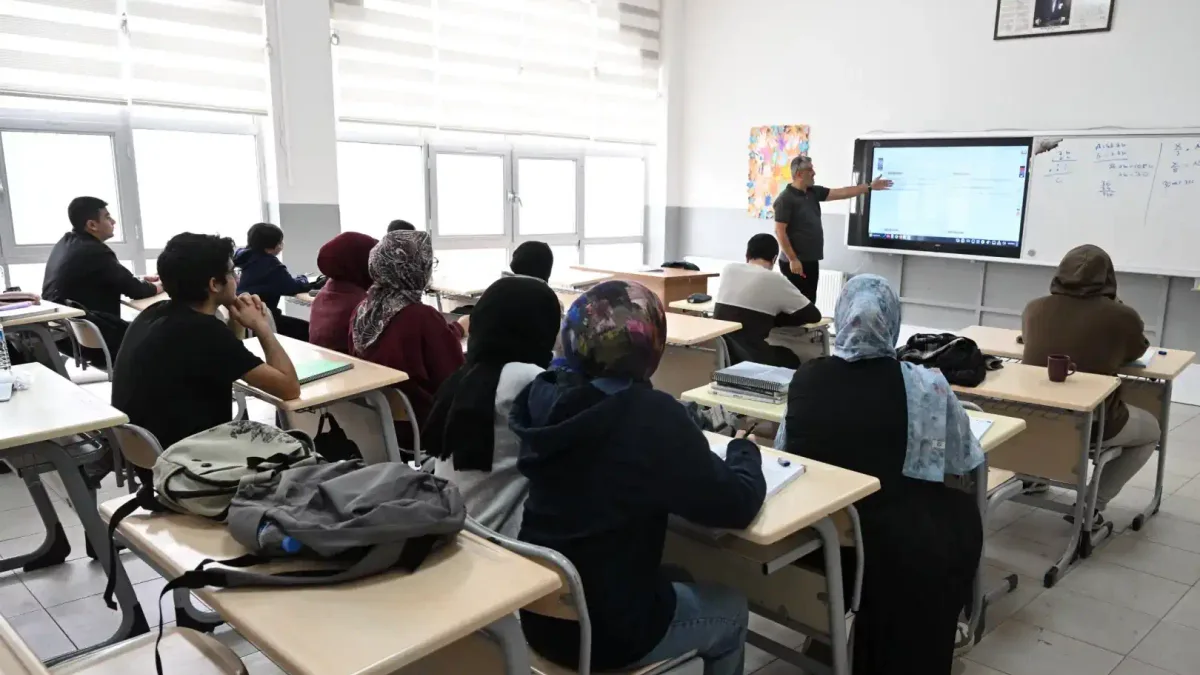 Malatya'da 200 öğrenci üniversiteye hazırlanıyor