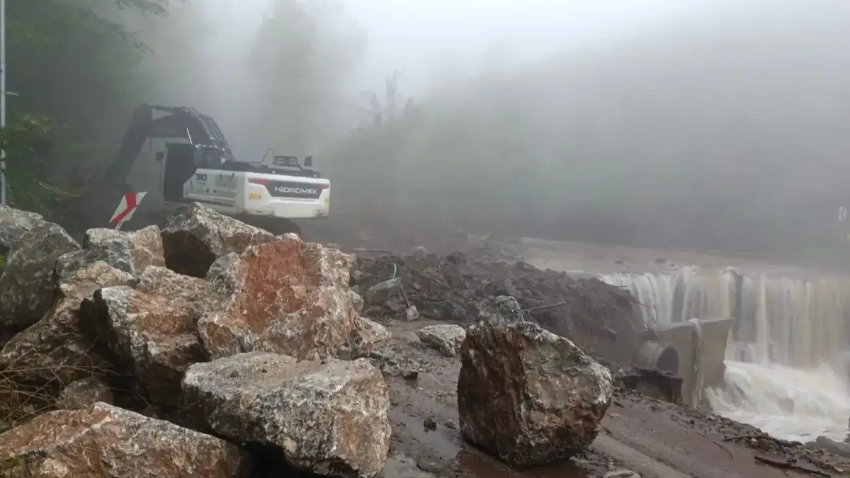 Gölyaka'da yeniden ulaşıma açılan köy yolları