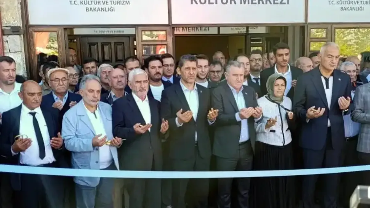 Mustafa Yalçın, İbradı'daki kültürel mekanları ziyaret etti.