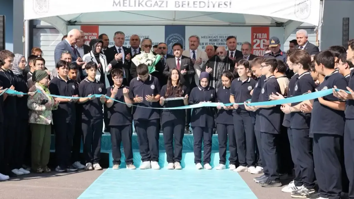 Kayseri'de açılan havacılık ve uzay teknolojileri meslek lisesi.