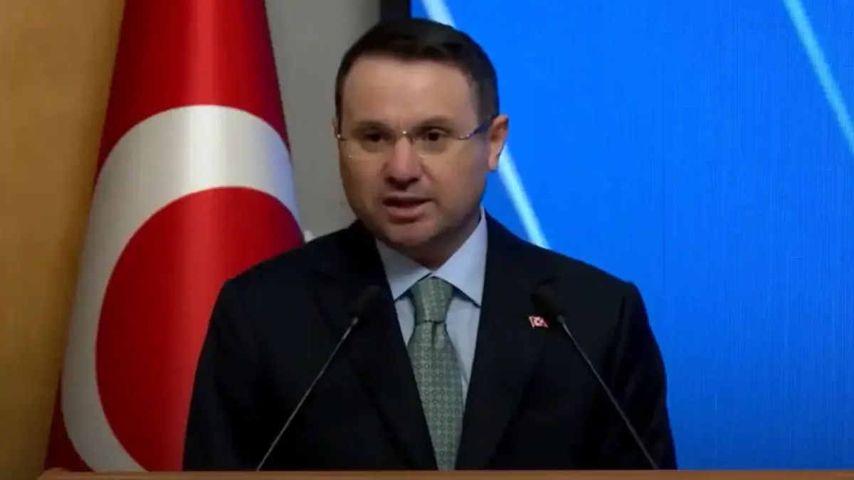 Adalet Bakanı Akın Gürlek, fon soruşturmaları hakkında açıklama yapıyor.