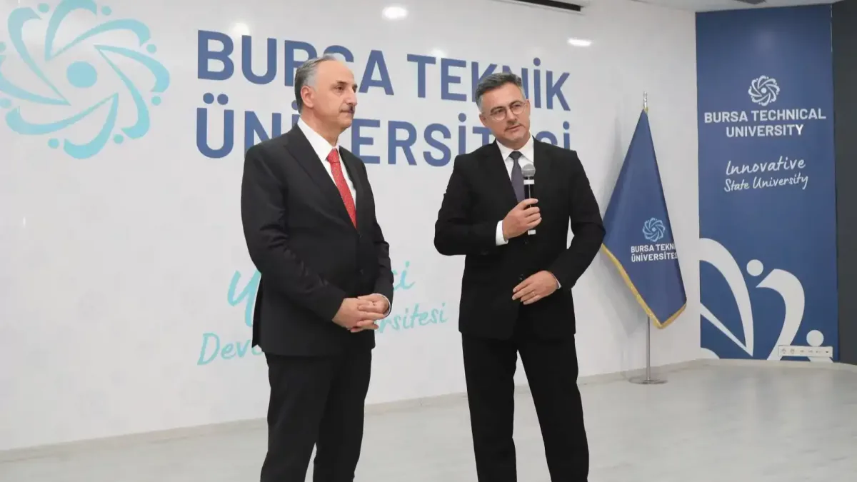 BTÜ'de iklim değişikliği konulu etkinlikte konuşan Prof. Dr. Kasım Yenigün.