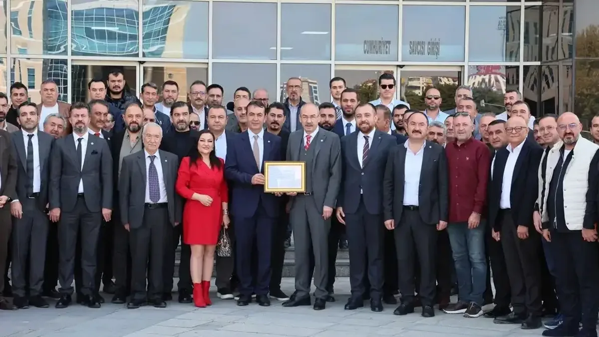 KTO'da yeni dönem: Ömer Gülsoy mazbatasını teslim aldı