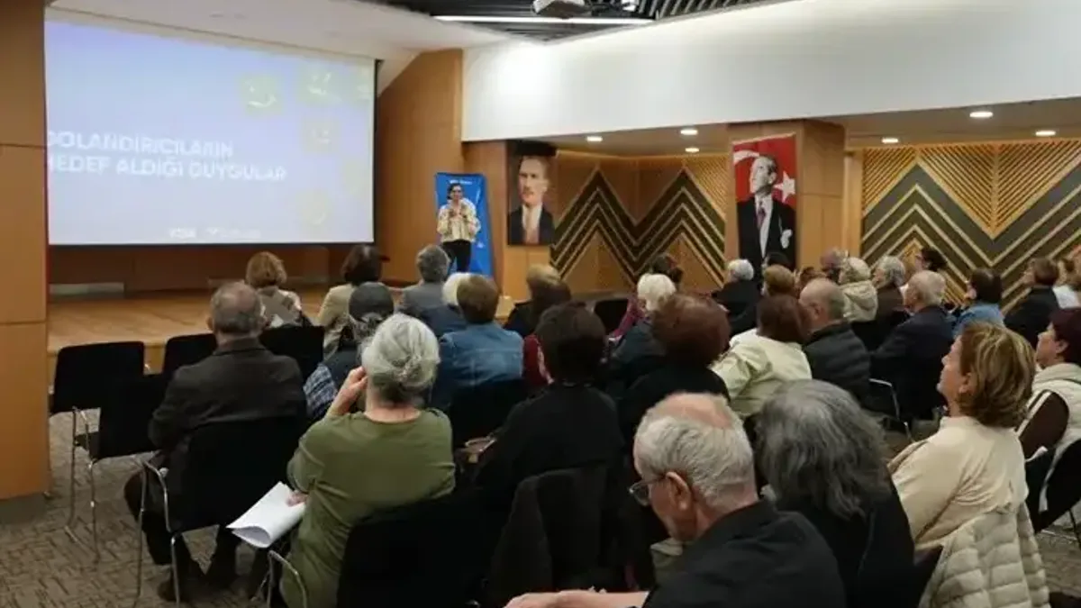 Denizli'de yaşlı bireyler için dijital güvenlik eğitimi.
