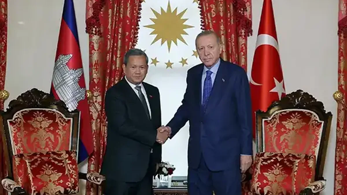 Kamboçya Başbakanı Hun Manet, Dolmabahçe'de Cumhurbaşkanı Erdoğan ile birlikte.