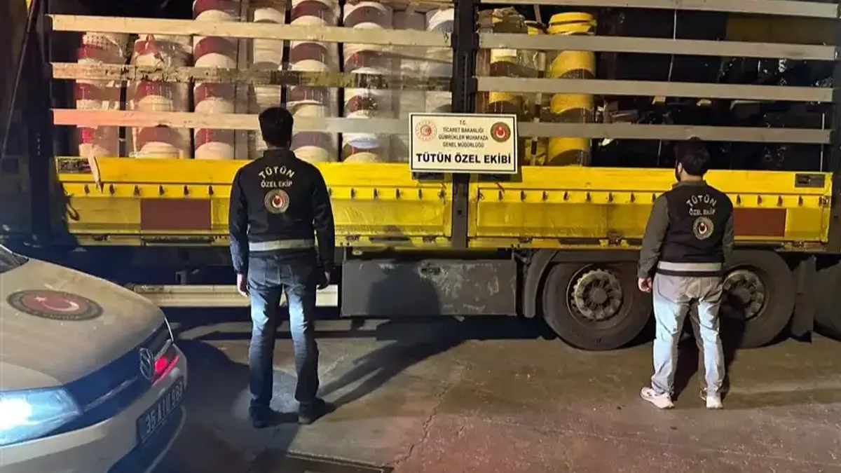 İzmir'de kaçak sigara üretimine büyük darbe