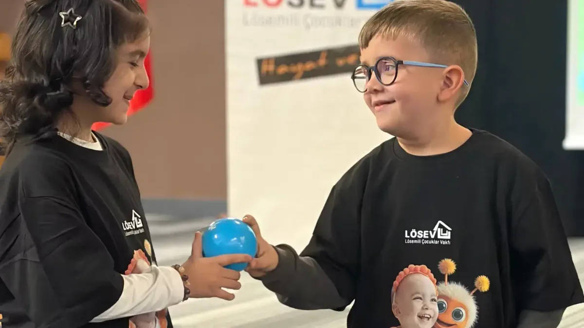 LÖSEV'in Balıkesir'de açtığı 'Canım Kardeşim Ders Evi' etkinliğinden bir kare.