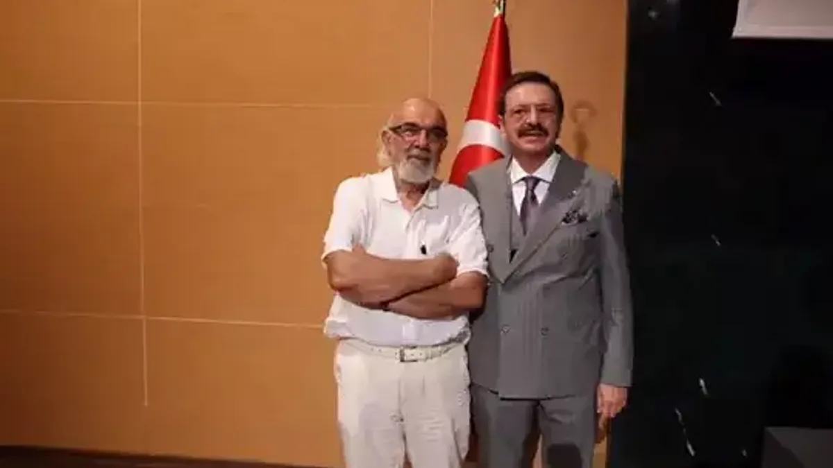 M. Rifat Hisarcıklıoğlu'ndan çifte meclis üyeliği
