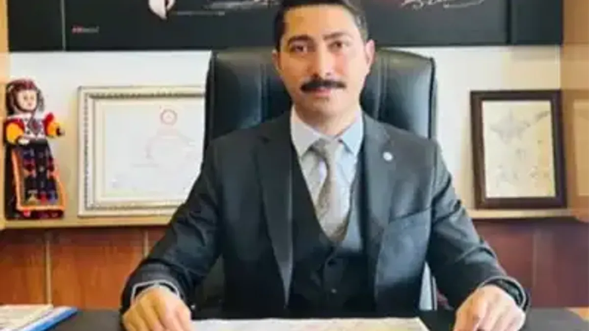 Damal Belediye Başkanı Kemal Çamliyurt'un görevden uzaklaştırılmasıyla ilgili haber görseli.