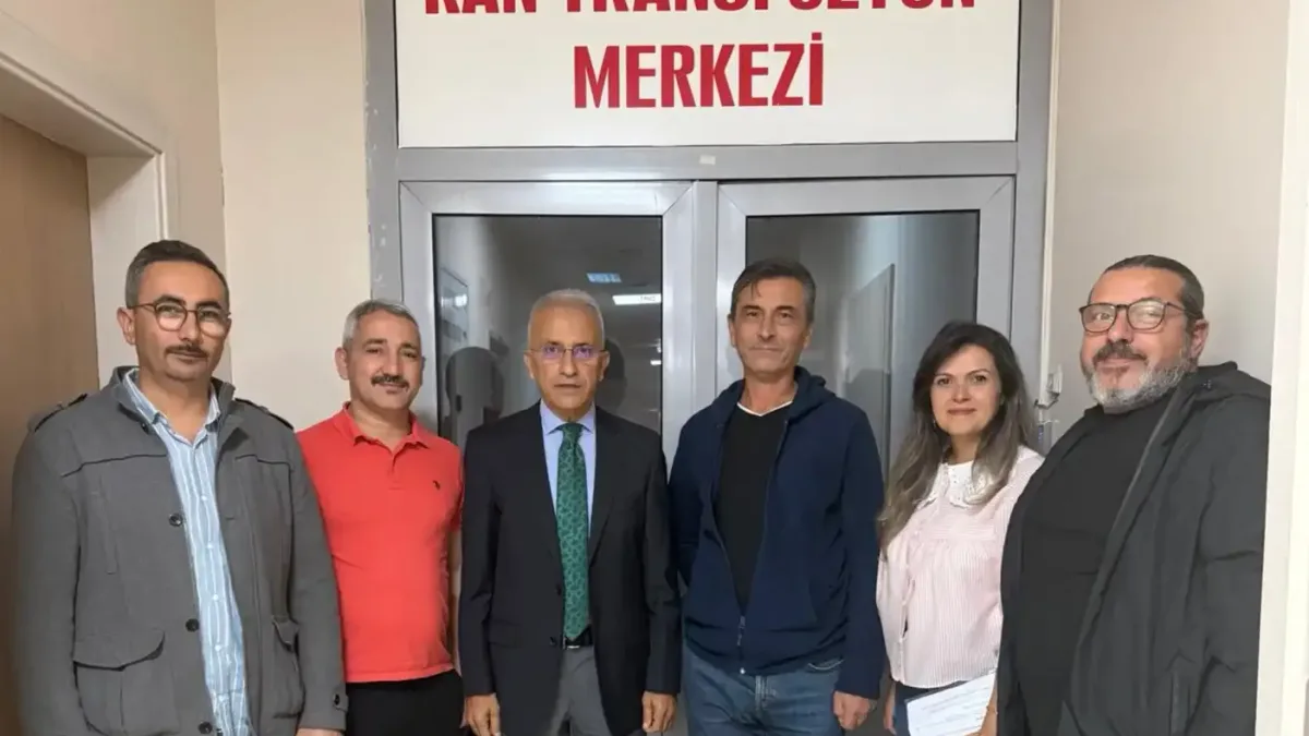 Hürriyetçi Sağlık Sen, sağlık çalışanlarıyla bir araya geldi.