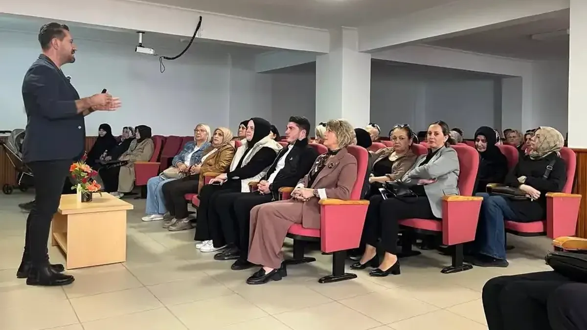 Mudanya'da bağımlılıkla mücadele semineri düzenlendi