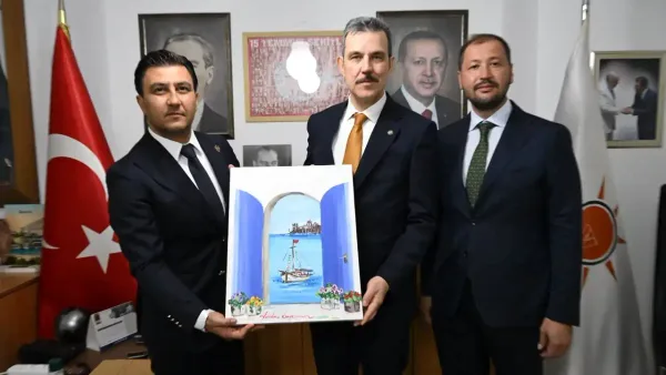 Mustafa Esgin, Bodrum'daki teşkilat ziyaretinde.