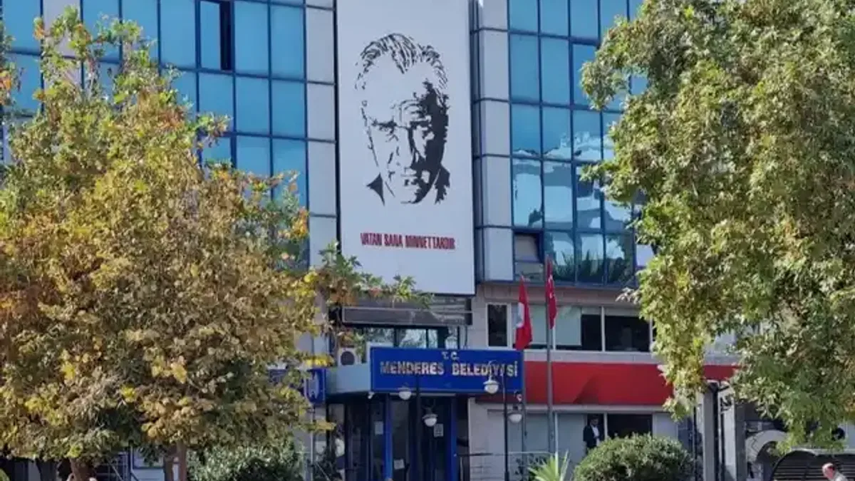 Menderes Belediyesi soruşturmasında 9 kişi gözaltında