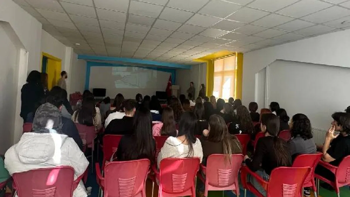İstanbul Bakırköylü öğrenciler geleceğe umutla bakıyor