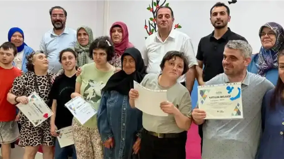Sakarya'da Engelsiz Hobi Atölyelerinde karne sevinci