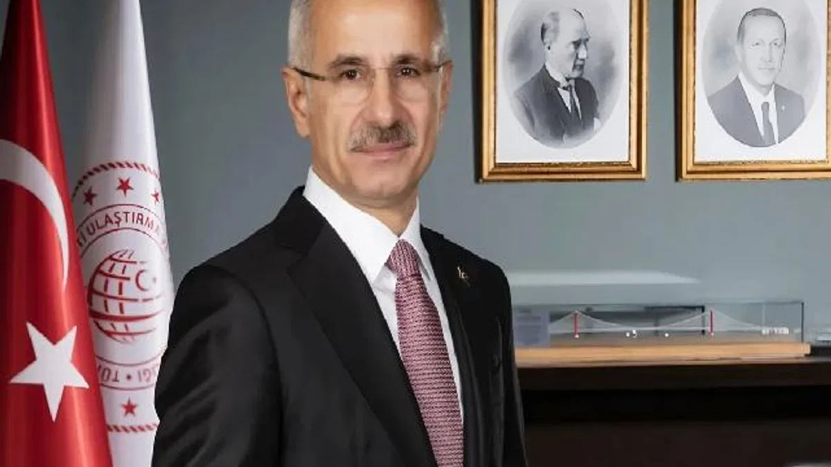 Bakan Uraloğlu Alanya’da gazetecilerle buluşacak, Gazipaşa Marina’yı açacak