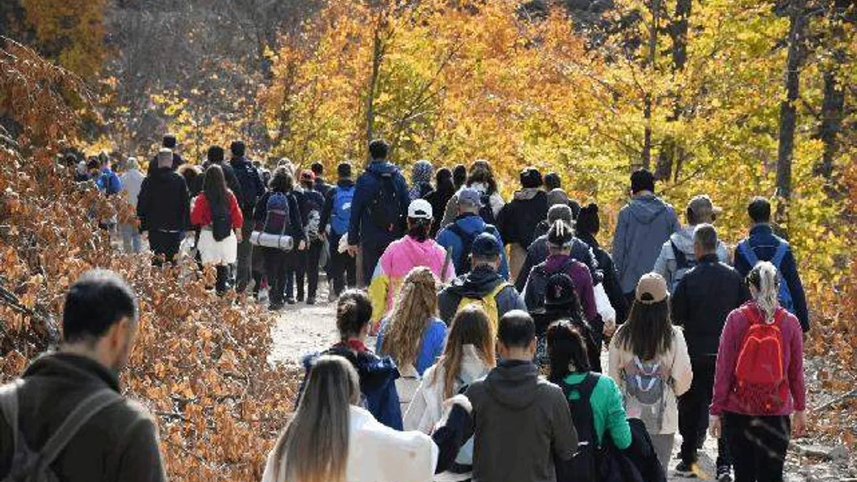 Balıkesir’de Öğretmenler Günü doğa yürüyüşüyle kutlandı