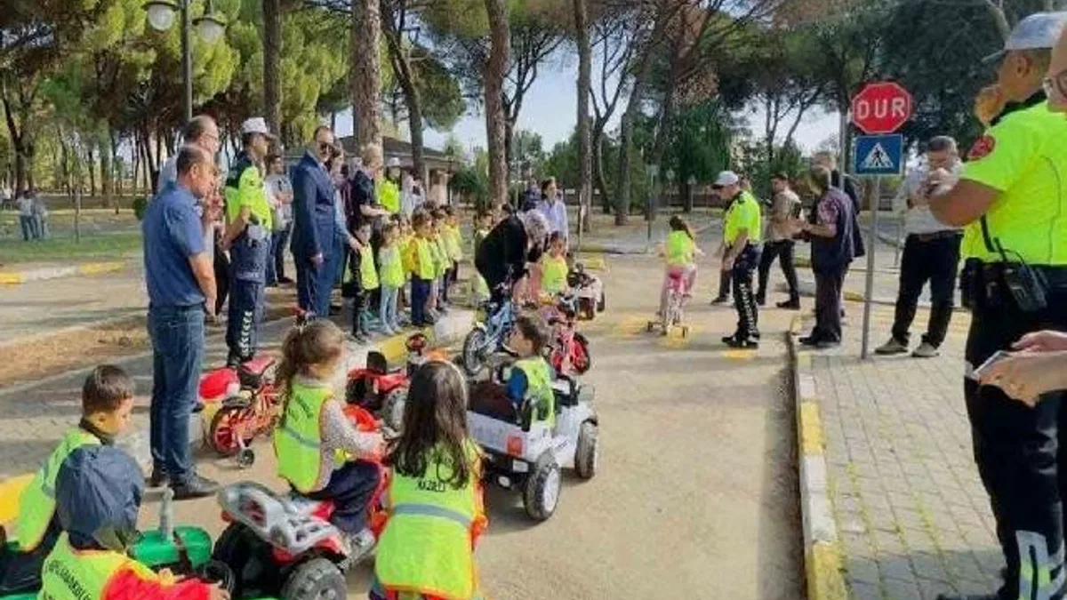 Aydın Nazilli'de minik trafik dedektifleri iş başında