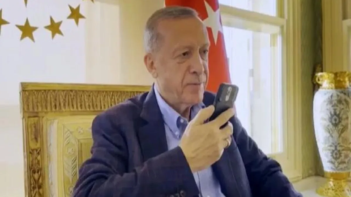Cumhurbaşkanı Erdoğan, partisinin kampına telefonla bağlandı