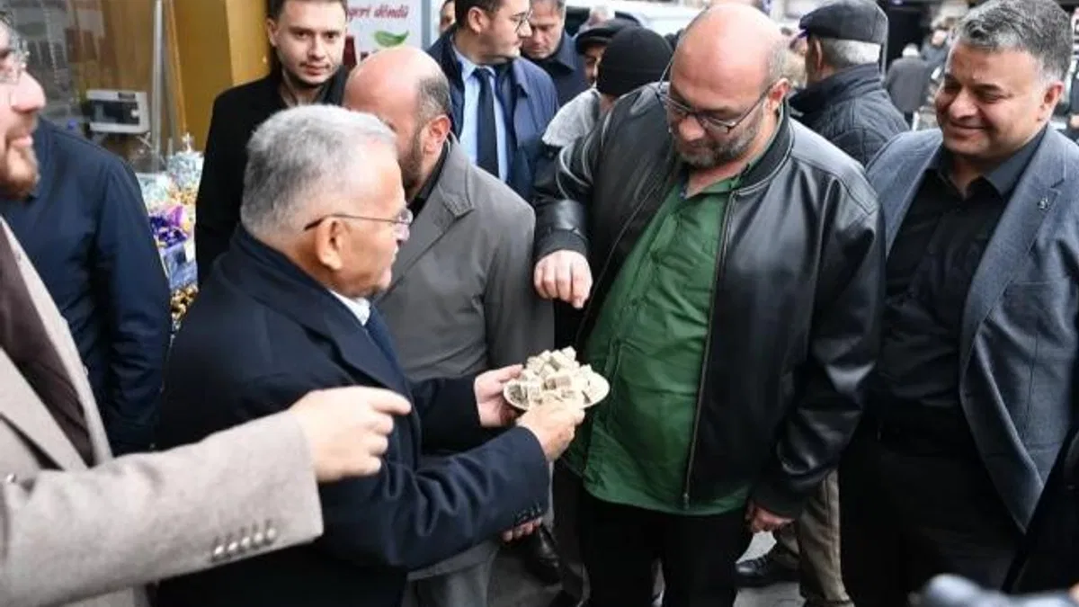 Memduh Büyükkılıç'tan esnaf ziyaretleri