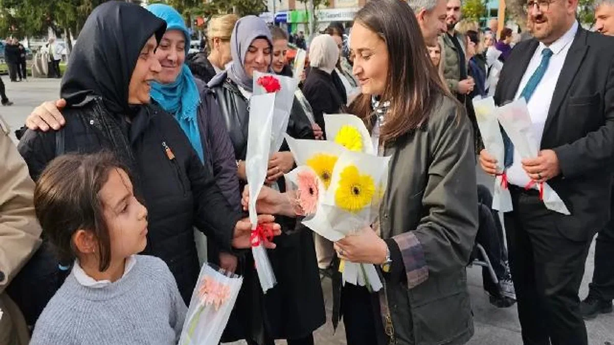 Gölcük’te Dünya Kadın Hakları Günü kutlaması