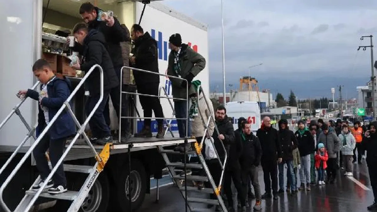 Kocaeli'de Ramazan bereketi tribünlere taşındı