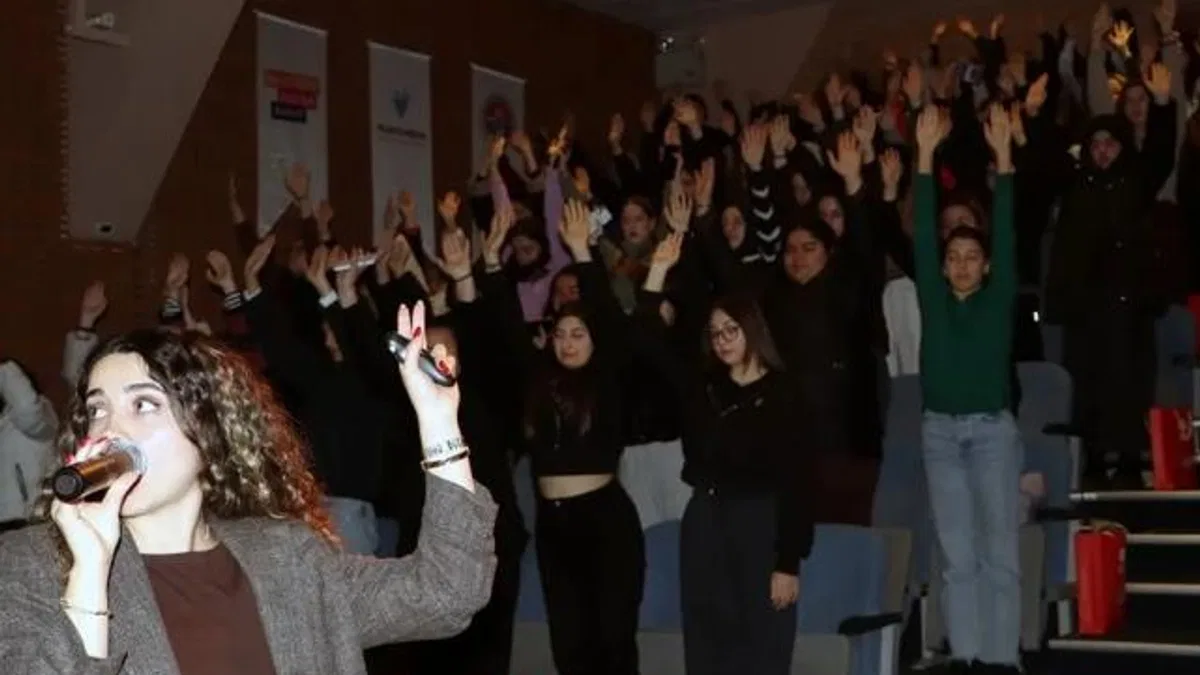 İstanbul'da Maltepeli genç kızlara hijyen eğitimi