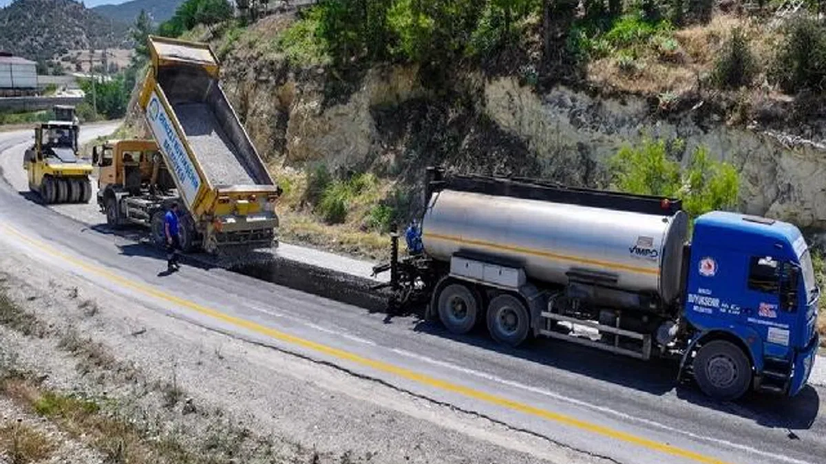 Denizli Büyükşehir’in asfalt mesaisi başladı