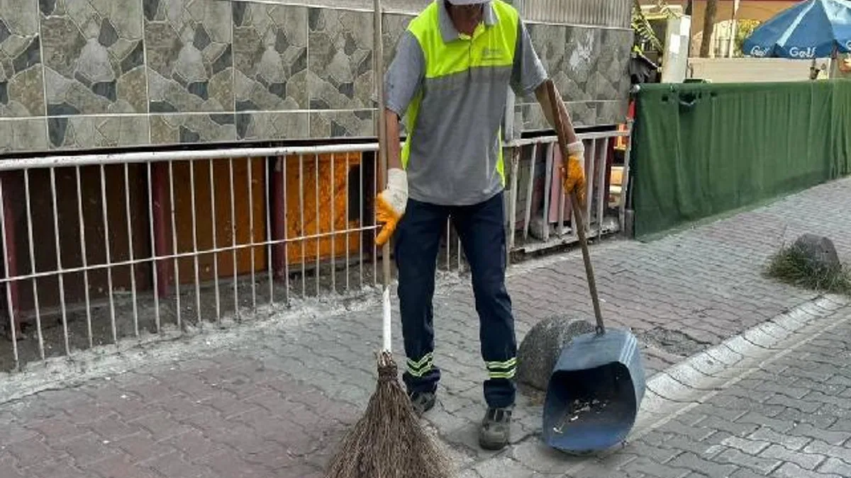 İstanbul Bakırköy'de temizlik seferberliği sürüyor