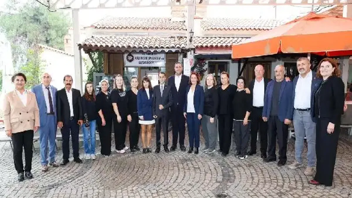 İzmir Narlıdere’de Muhtarlar Günü kutlandı