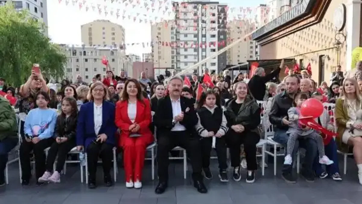 Çarşı Melikgazi'de 19 Mayıs coşkusu