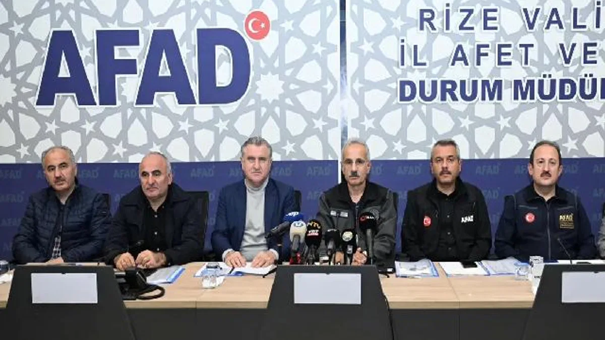 Bakan Uraloğlu: Rize selinde can kaybı yok... Yol ve altyapı çalışmaları sürüyor