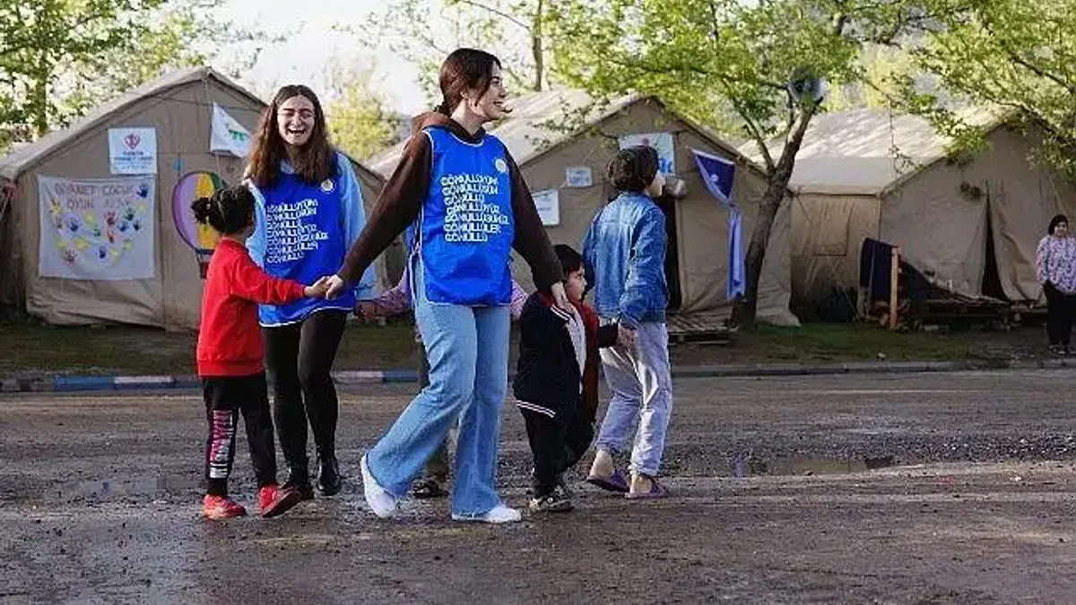 1-7 Mart ''Deprem Haftası'' TEGV, çocukları deprem konusunda bilgilendiriyor ve bölgedeki çalışmalarına kesintisiz devam ediyor