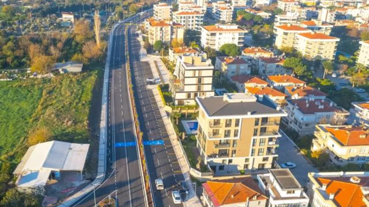 İzmir'de Cumhuriyet Bulvarı’nın ilk etabı tamamlandı