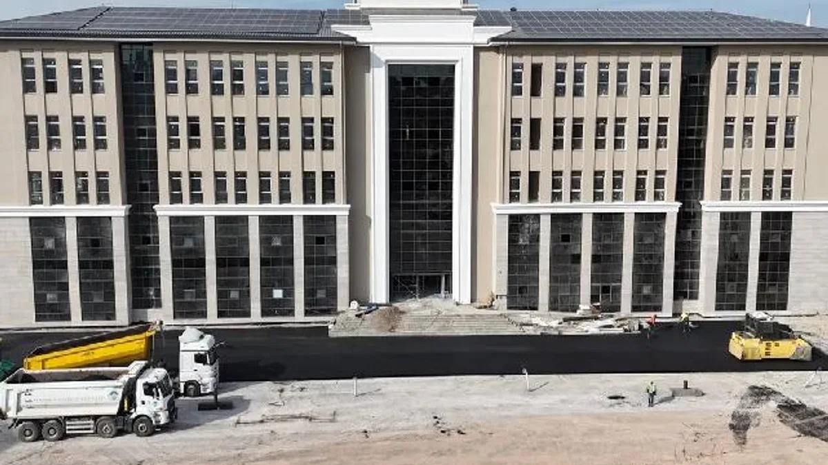 Kayseri Büyükşehir'den 2 milyon liralık asfalt yatırımı