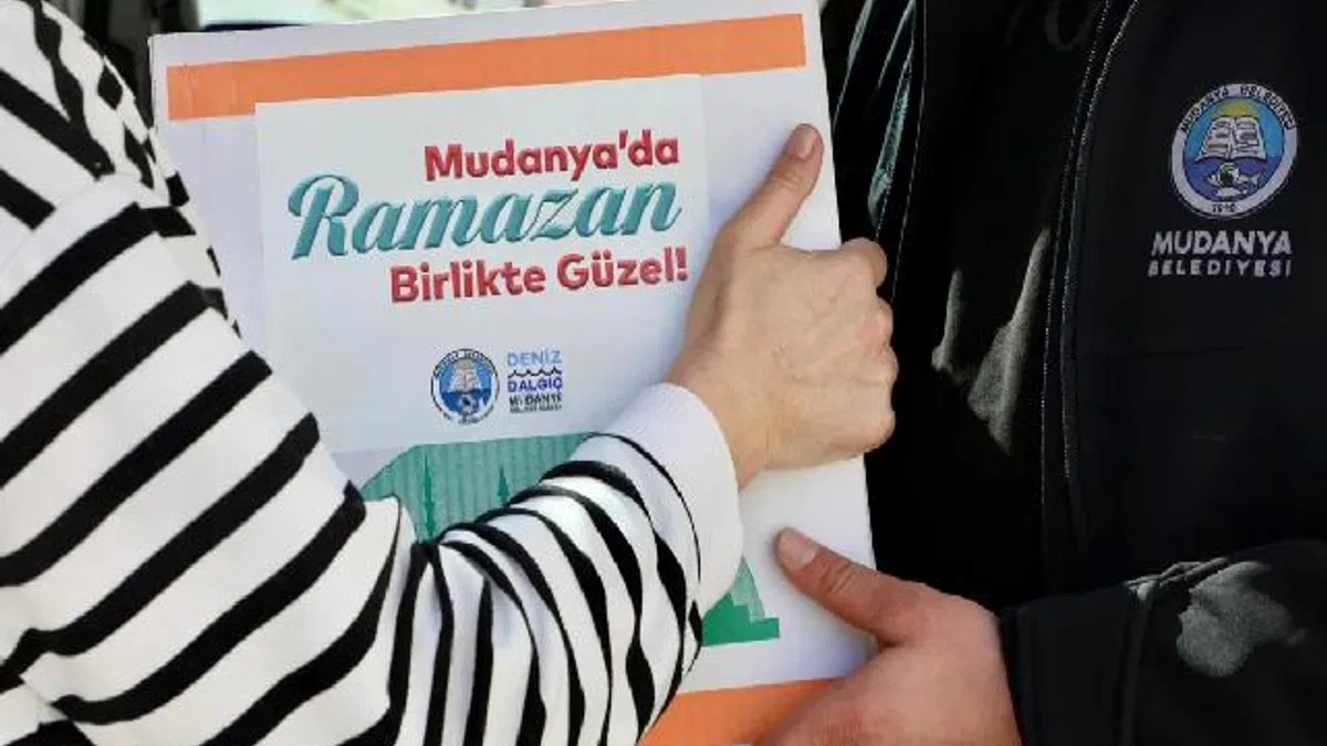 Mudanya'da erzak kolileri sahiplerine ulaşıyor