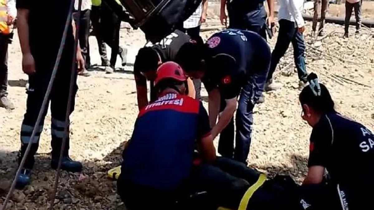 İzmir İtfaiyesi kuyuya düşen vatandaşı kurtardı