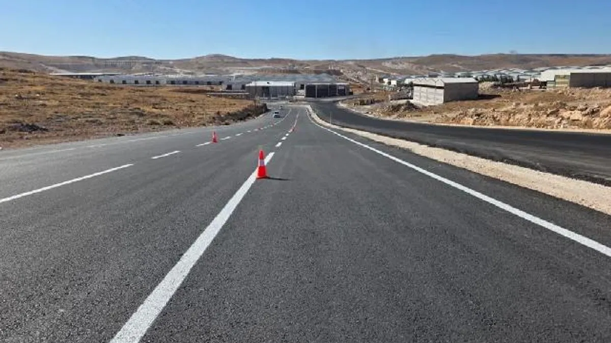 Sanayi yolları asfaltlandı