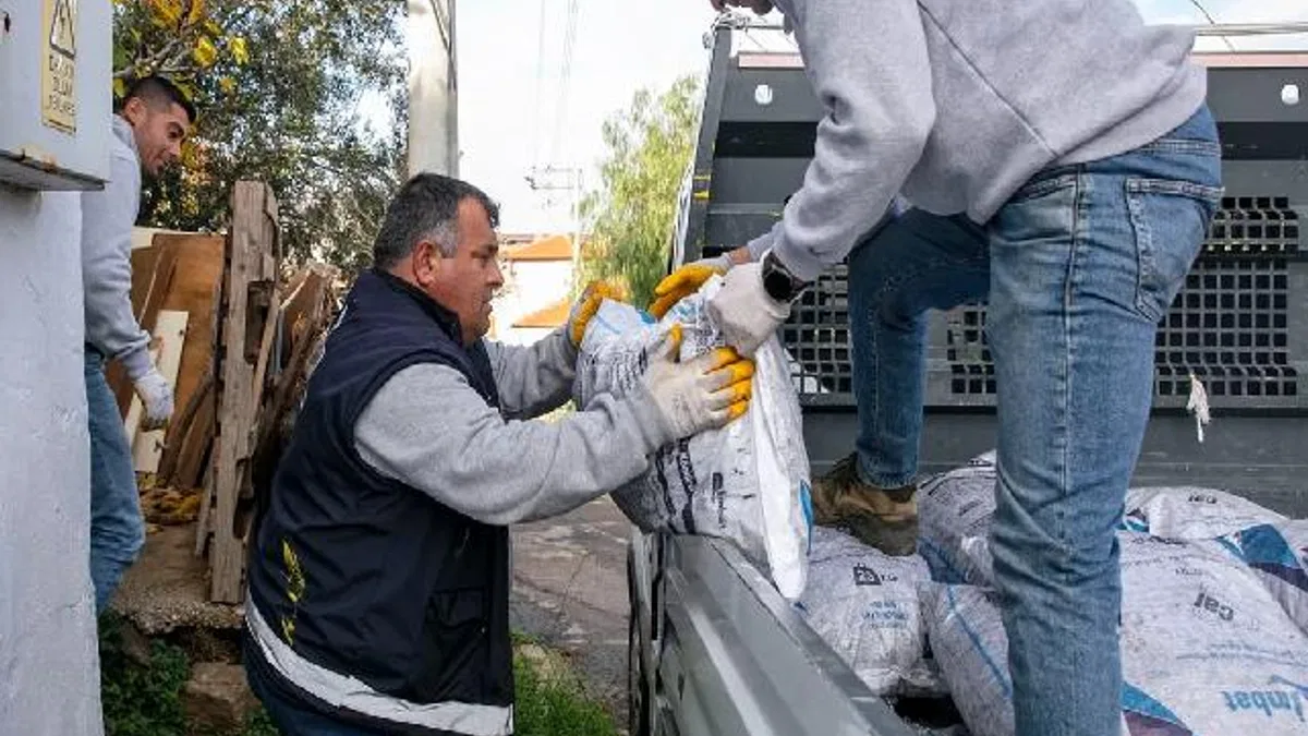 İzmir Güzelbahçe'de kara kış desteği başladı