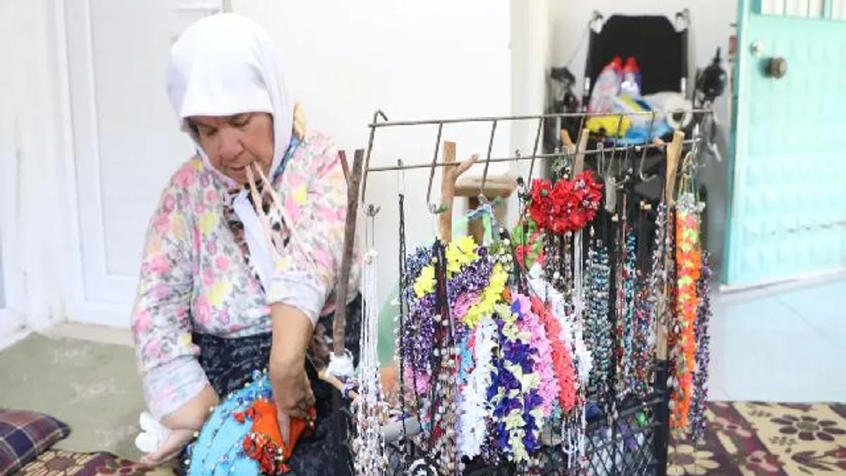 Muğla Büyükşehir’den Behiye teyze ve kızına destek eli