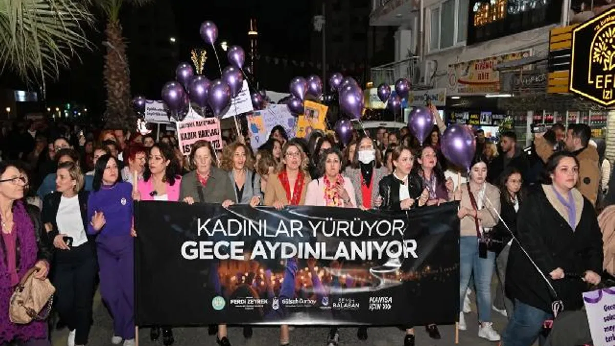 Manisalı kadınlar eşitlik ve özgürlük için yürüdü