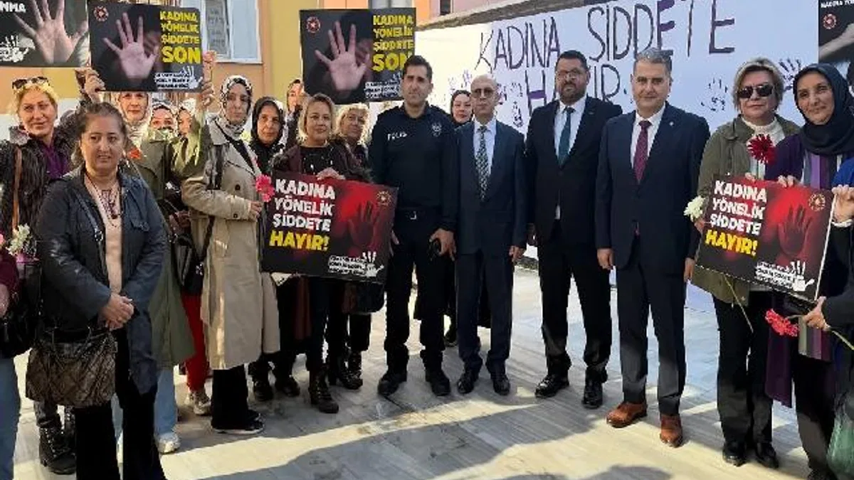 Kocaeli Gölcük’te kadına şiddete karşı farkındalık etkinliği