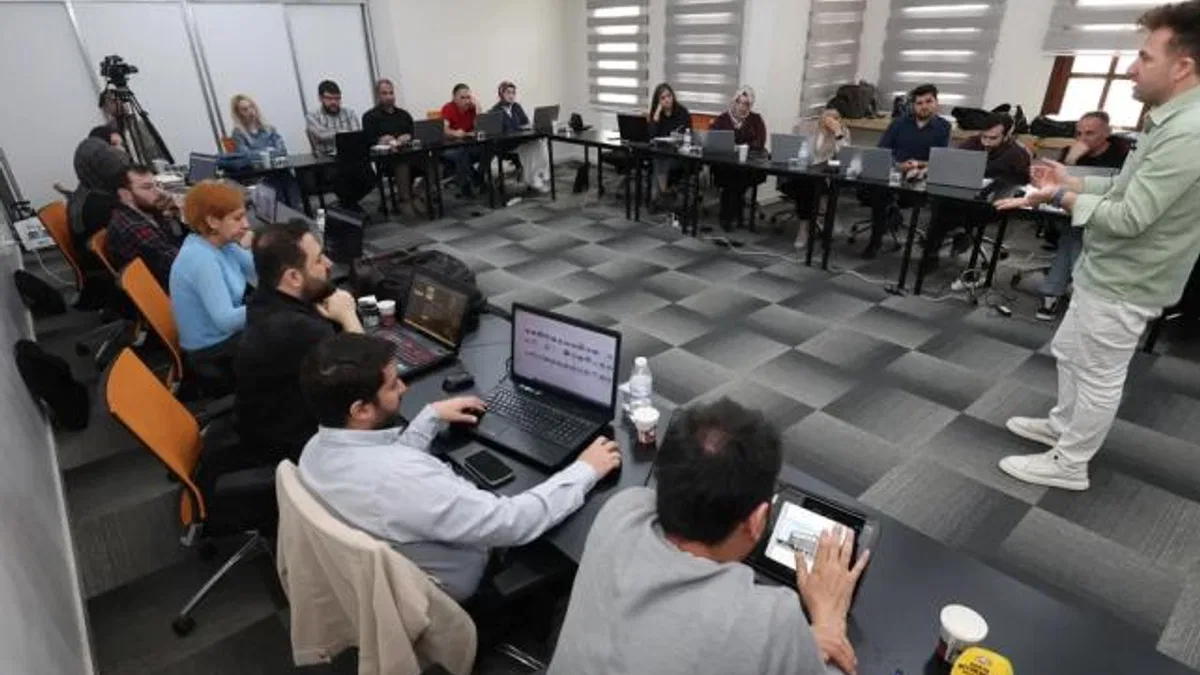 Konya Büyükşehir’den personeline yapay zekâ eğitimi