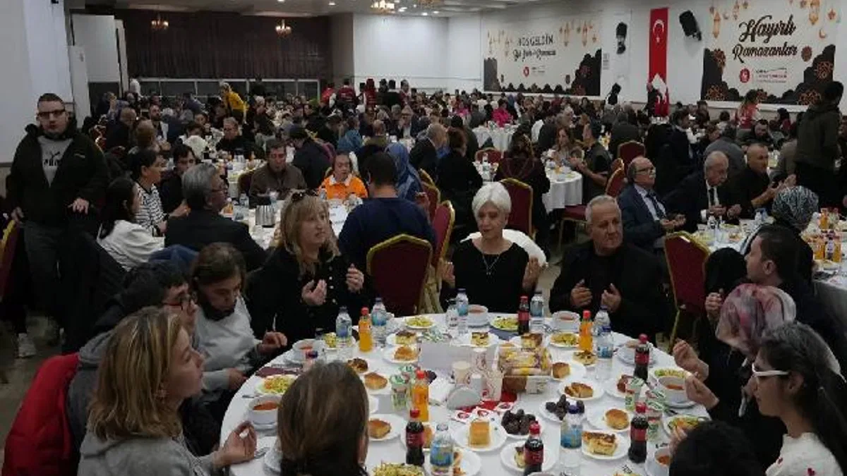 Ankara Keçiören'de Özarslan önce sporcular sonra engellilerle buluştu