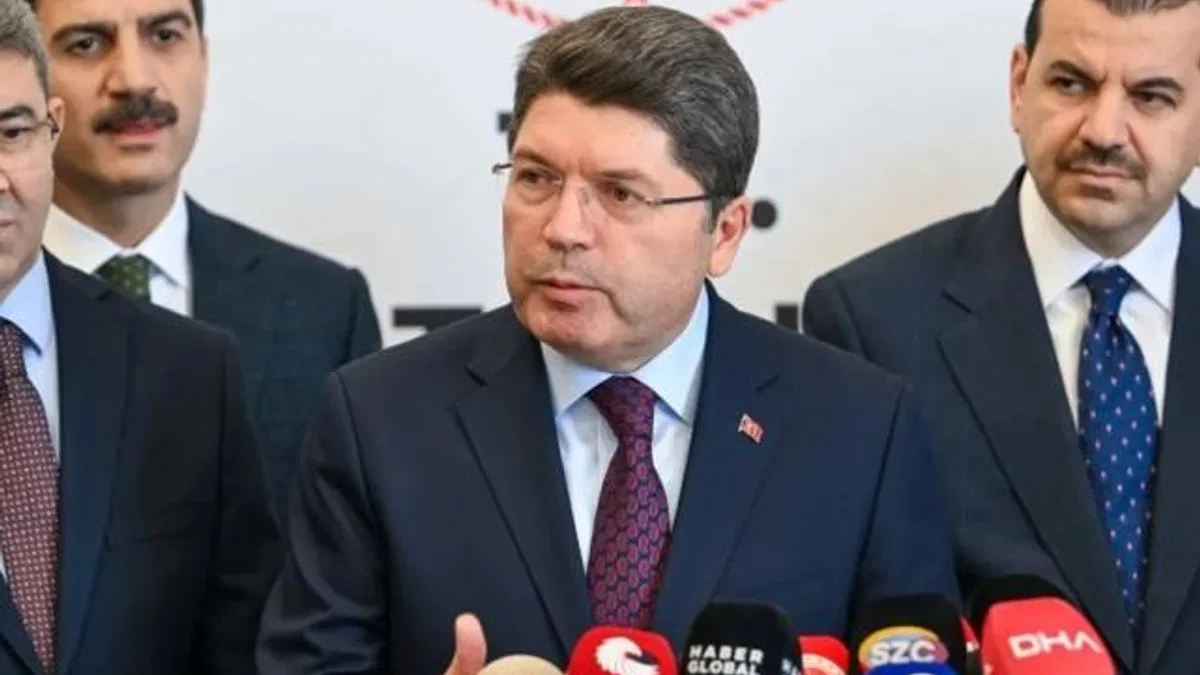 'İmralı’ya villa yapılıyor' iddiasına Bakan Tunç'tan net yalanlama
