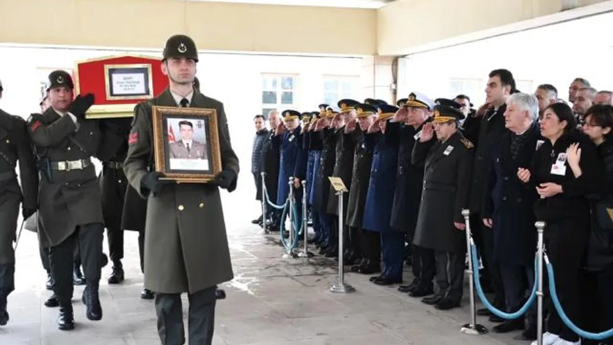 TSK’dan şehit binbaşı Sinan Taştekin’e son görev