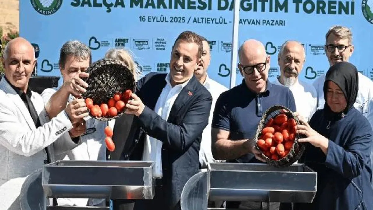 Balıkesir’de üreticiye salça makinesi desteği