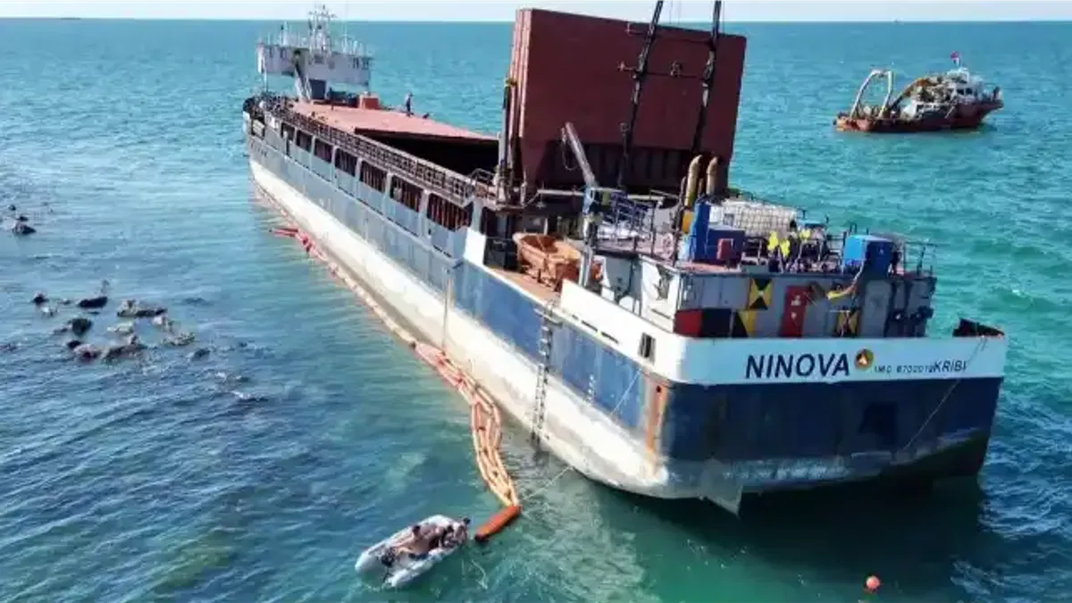 Karasu’da karaya oturan “NINOVA” gemisi kurtarılarak Aliağa’ya sevk edildi